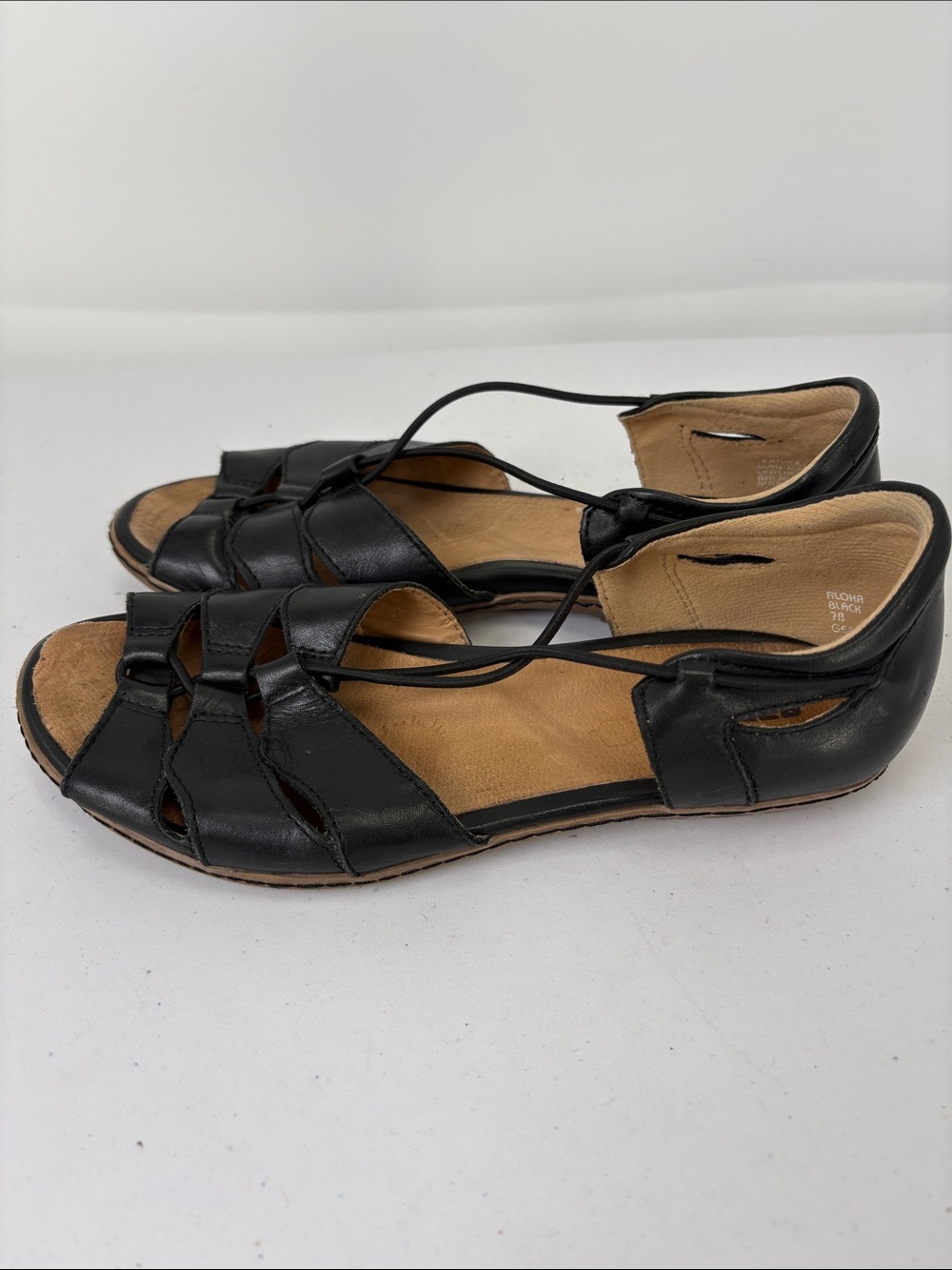 🐳 Earth Aloha Leather Open-Toe Strappy Sandals
